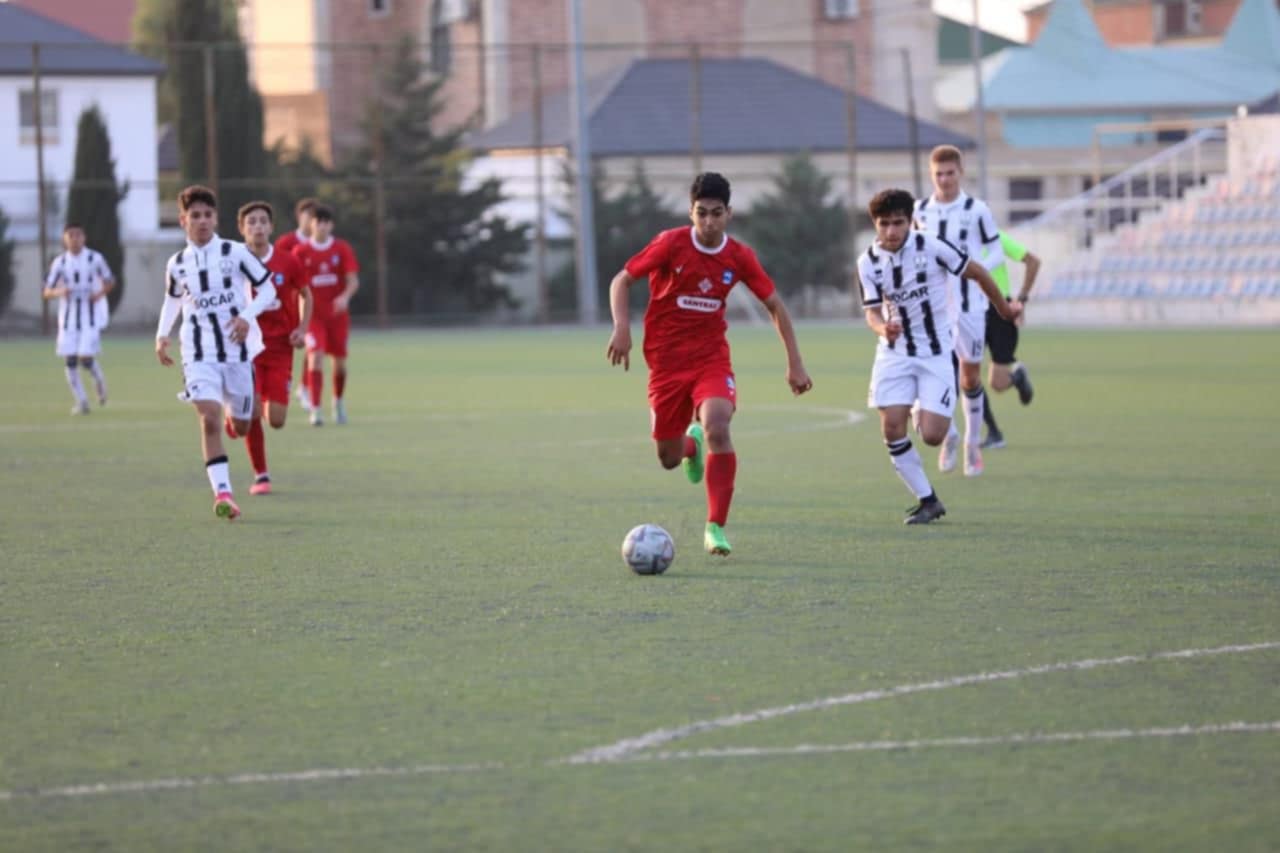 “Sırf futbolla məşğul olub, təhsili kənara qoysam, sıxılaram”