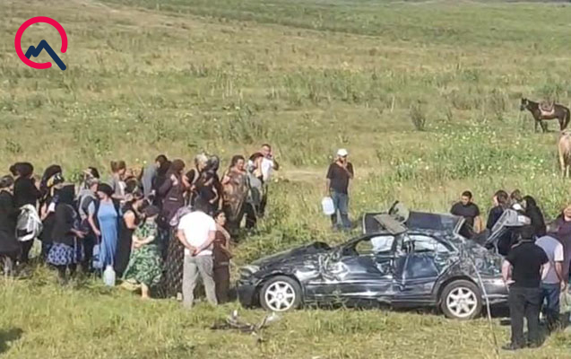 Laçında “Mercedes” aşdı: 3 ölü, 1 yaralı - FOTOLAR