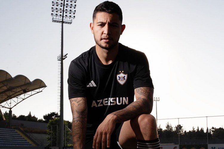 "Qarabağ"ın yeni transferi sevincini bölüşdü - FOTO