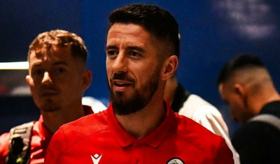 "Qarabağ"ın makedon qonaqları gülə-gülə Bakıda -