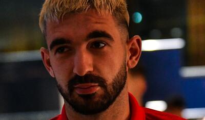 "Qarabağ"ın makedon qonaqları gülə-gülə Bakıda -