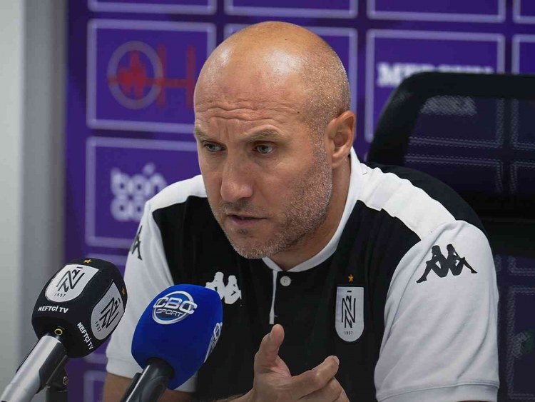 “Neftçi”nin baş məşqçisi: “Biz futbolçulara açıq-aşkar hər şeyi demişik“