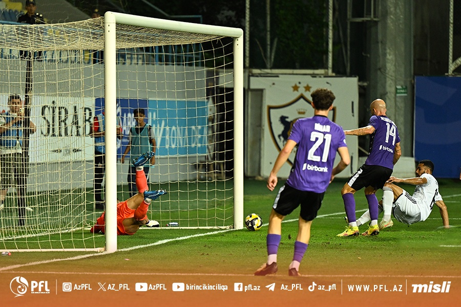 “Qarabağ”a o izni vermədi - Kimsə onun əlcəklərindən öpdümü?