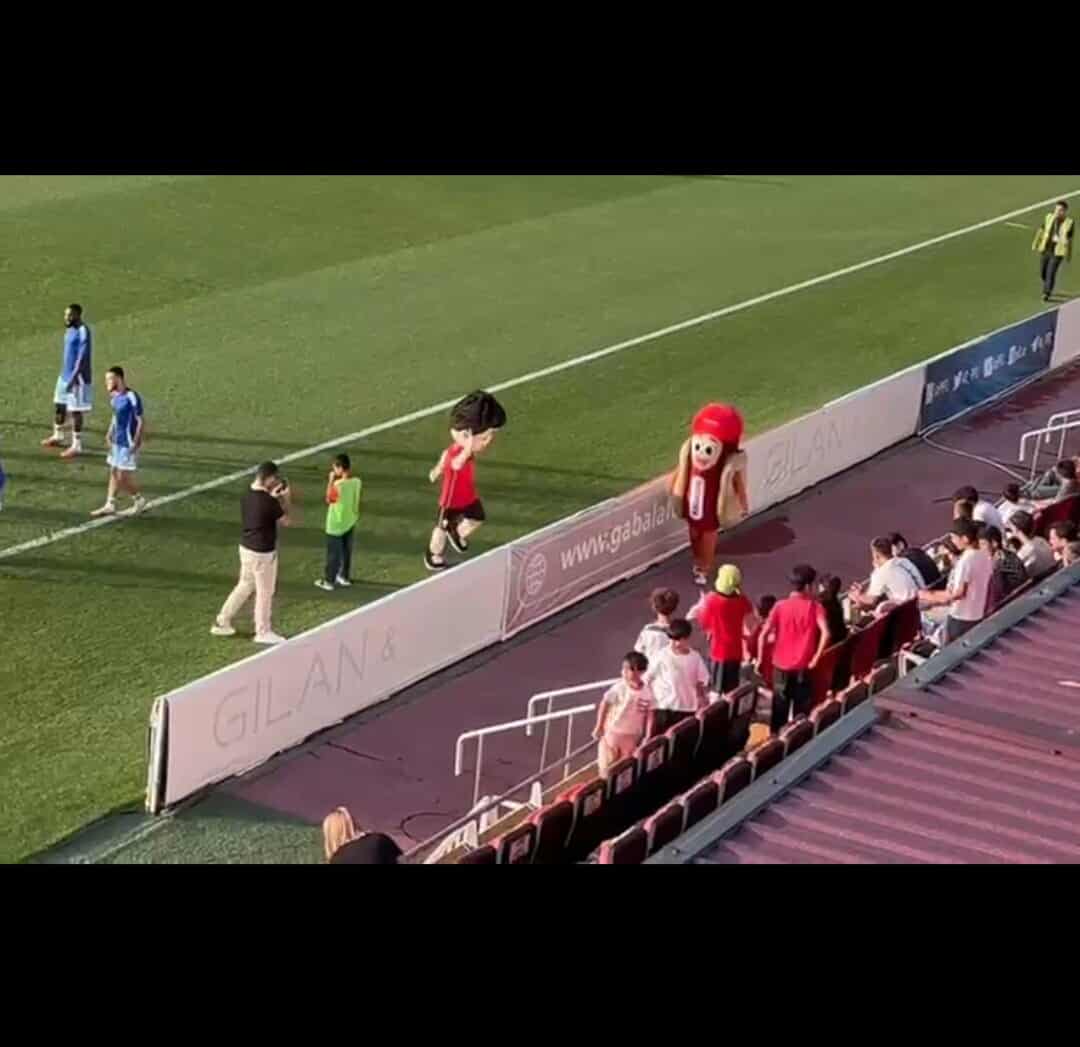 Azərbaycanda stadiona gələnlər xoş sürprizlə qarşılaşdı, ajiotaj yarandı - VİDEO
