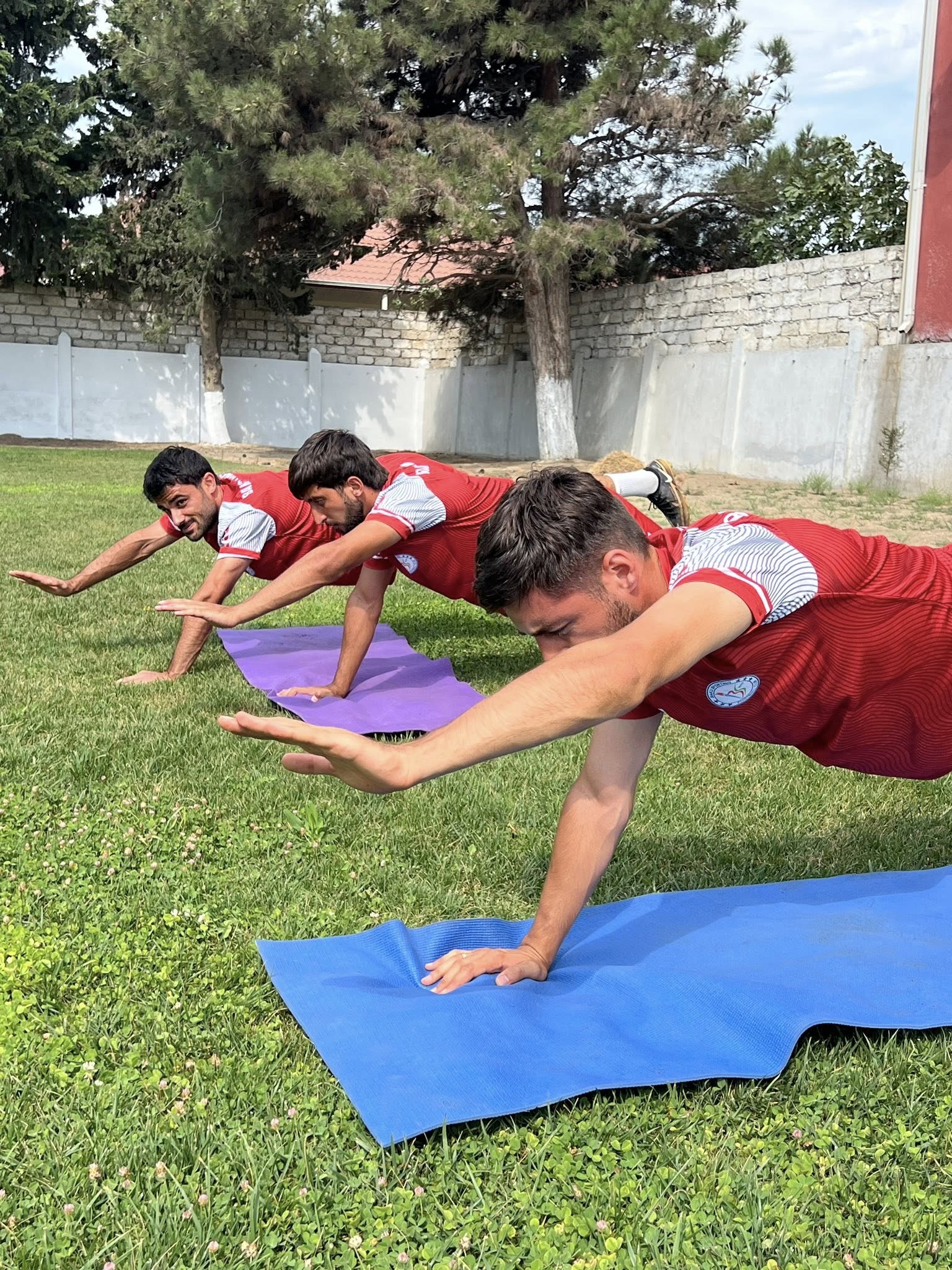 Daxili çəkişmələrdən başı ayılmayan komanda kimə tapşırıldı?