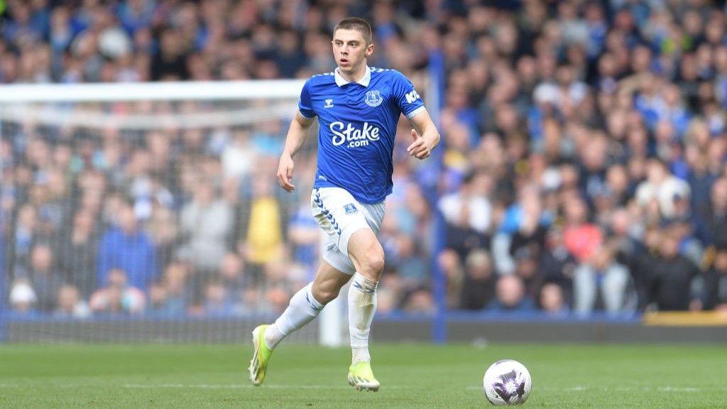 “Everton”un müdafiəçisi millimizlə matçda forma geyinməyəcək?