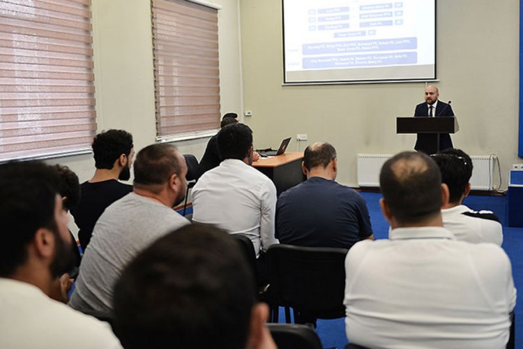 Bu komandalar iki liqada mübarizə aparacaq