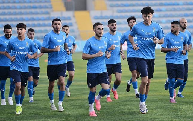 AFFA-nın baş katibi millini diqqətdə saxladı - FOTOLAR