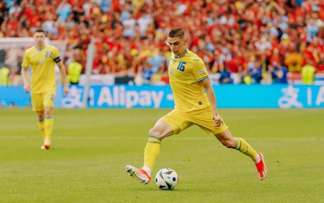 "Everton"də zədə aldı, millimizə qarşı forma geyinməyəcək
