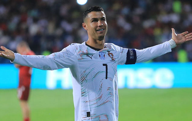 Ronaldo dubla imza atdı, Portuqaliya Ermənistanı İrəvanda darmadağın etdi