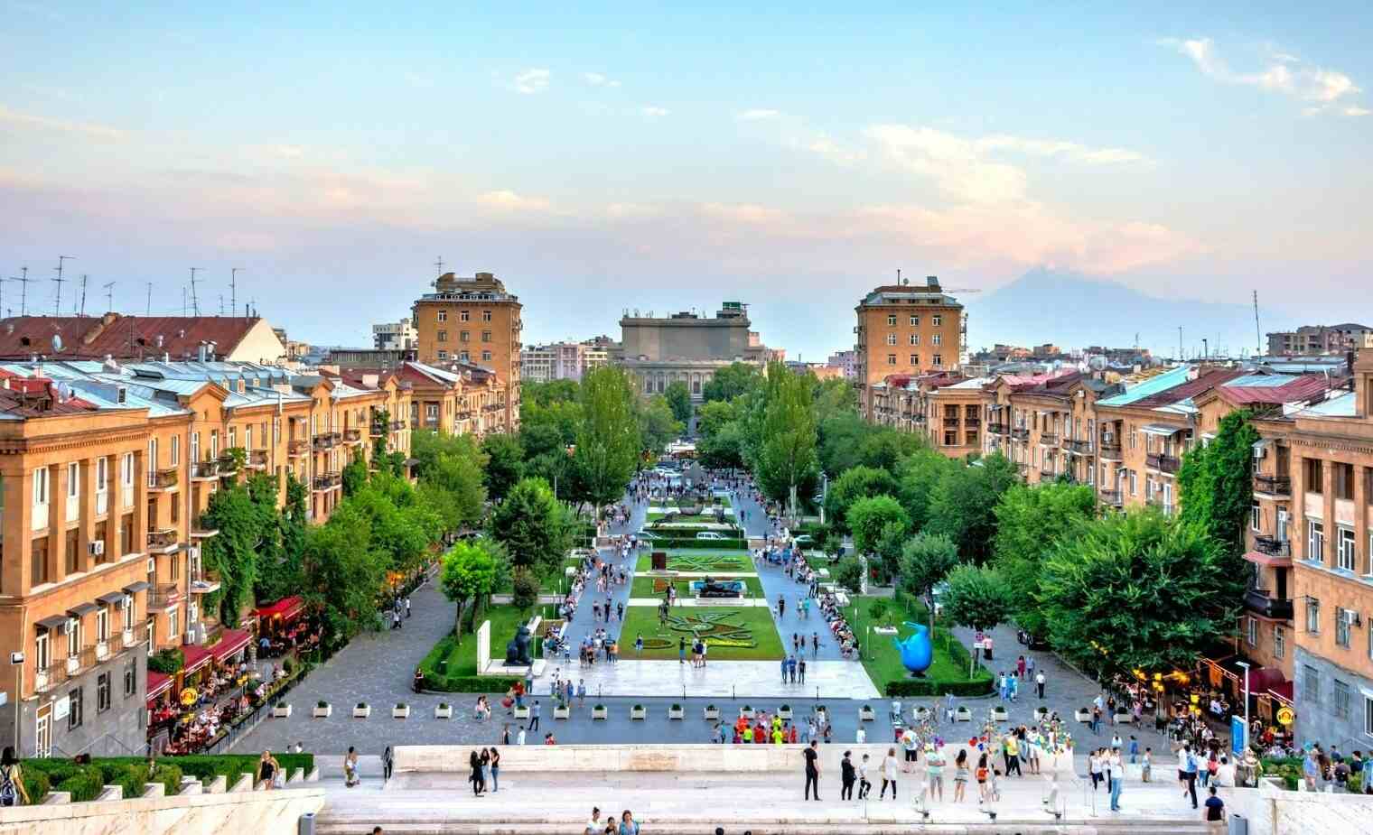 Azərbaycan Ermənistana kömək etdi