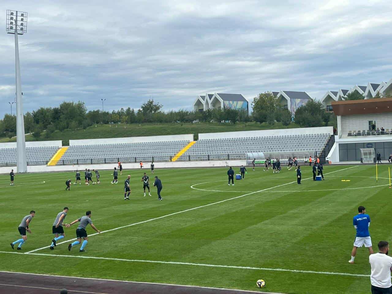 FOTO: Futbol meydanı, yoxsa qoyun-quzu otlağı? - XƏBƏRİNİZ OLSUN!
