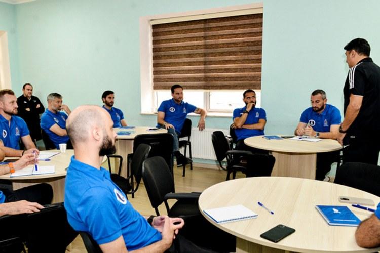 Millimizin eks oyunçuları yeni peşə seçdi - FOTOLAR