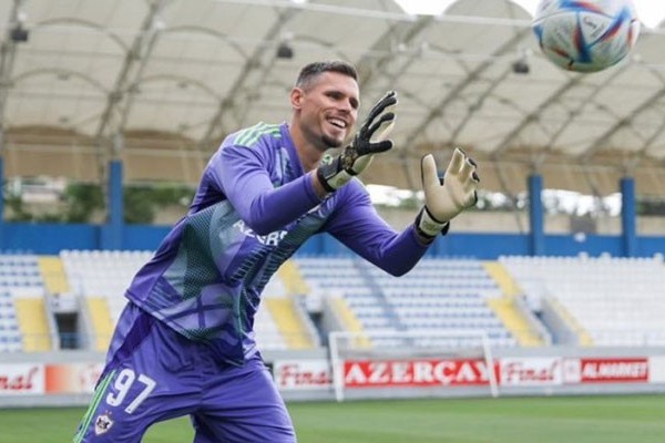 “Qarabağ”dan getmək üçün hərəkətə keçdi, klub axtarışına çxıdı