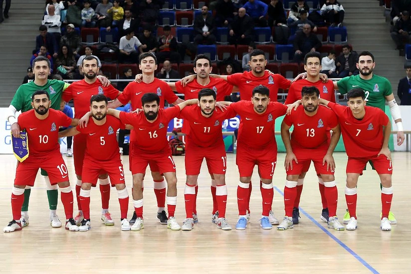 Azərbaycan millisi Ərəbistan yolunda iki yerə “parçalandı”
