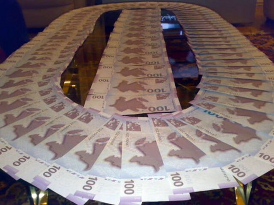 Ona Azərbaycanda neçə stadion tikmək olardı? - Havaya sovrulan pullar