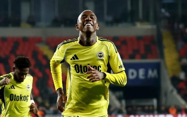 Braziliyalıdan iki möhtəşəm qol - Türkiyədən VİDEO