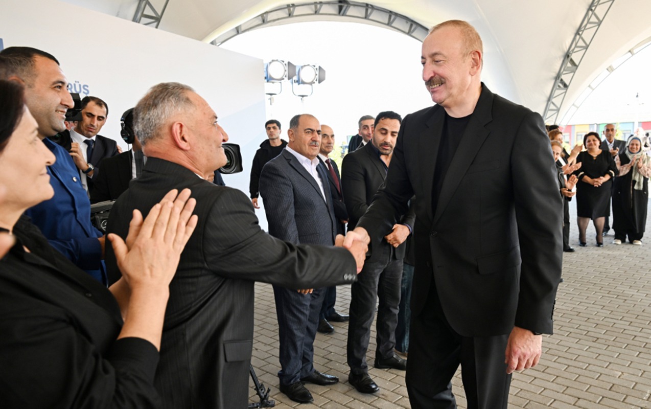 İlham Əliyev onlarla da görüşdü - FOTOLAR