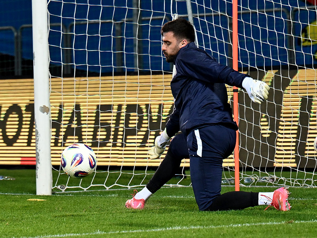 “Gecə bizi bir yerə yığdı” – O, milli üzvlərindən nə tələb edib?