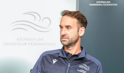 Nazir federasiya rəhbərliyindən hədiyyə aldı -