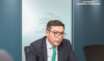 Nazir federasiya rəhbərliyindən hədiyyə aldı -