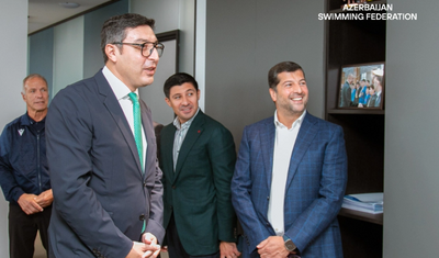 Nazir federasiya rəhbərliyindən hədiyyə aldı -