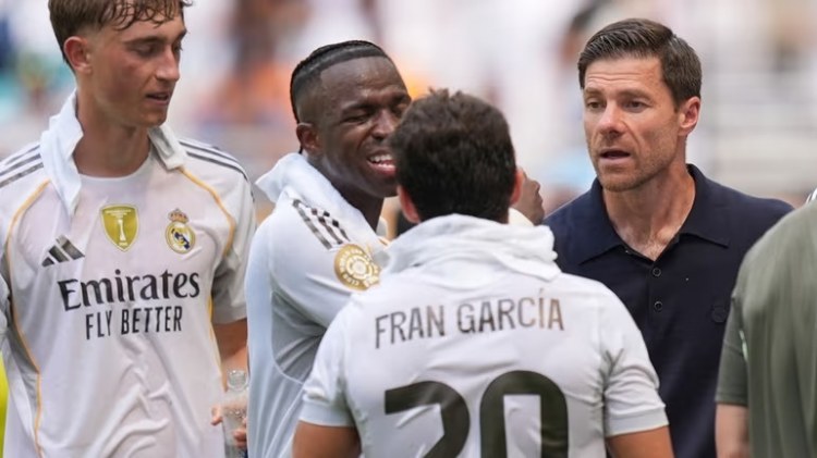 Bu qadağanı qoydu - Paltardəyişmə otağından məlumat sızmasının qarşısını almaq üçün