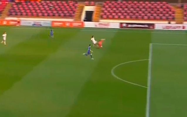 Premyer Liqada QALMAQAL yaradan yaradan epizod: O, nə deyir? - VİDEO