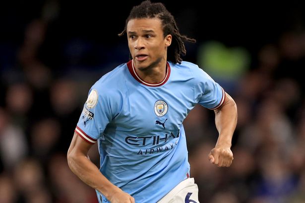 “Mançester Siti”nin müdafiəçisini heyətinə qatmaq istəyir