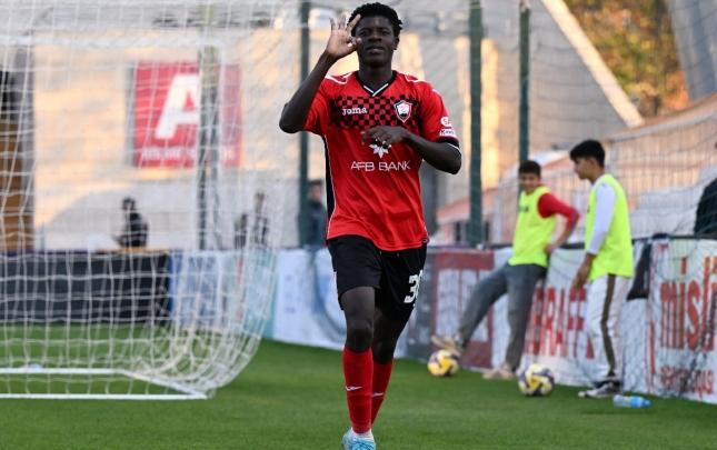 19 yaşlı qanalı adını Azərbaycan klubunun tarixinə yazdı