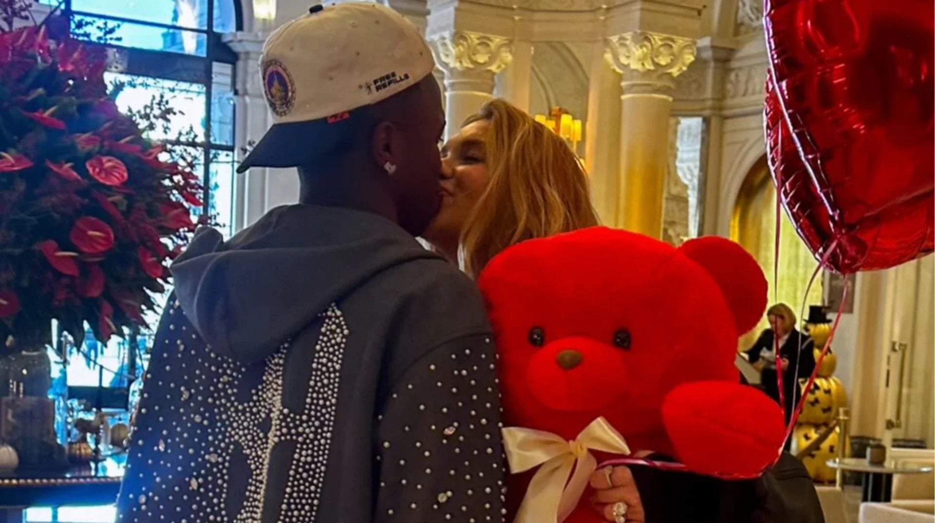 Üç uşaq anası olan sevgilisi ilə barışdı -