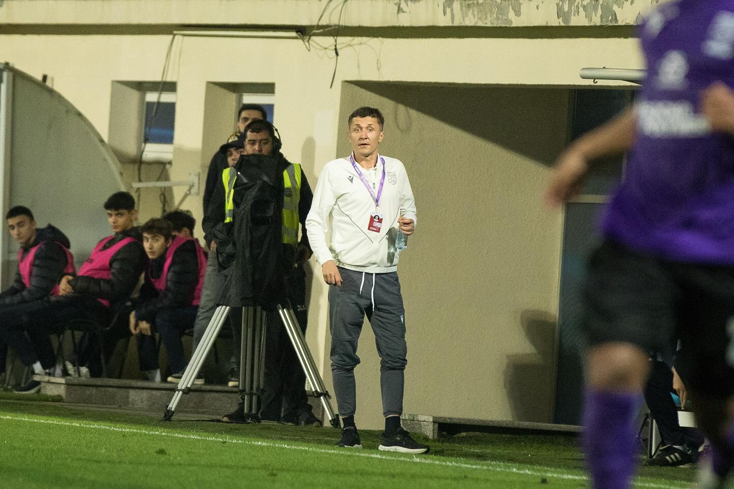 Xarici baş məşqçi yerli kapitanın dəyişdirilməsini istədi