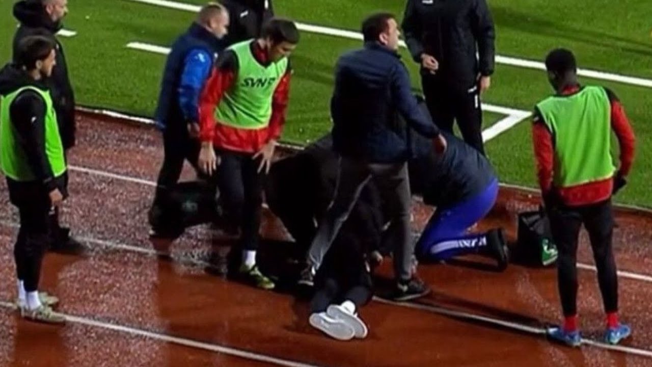 44 yaşlı baş məşqçi oyun zamanı öldü - Olayın VİDEOsu
