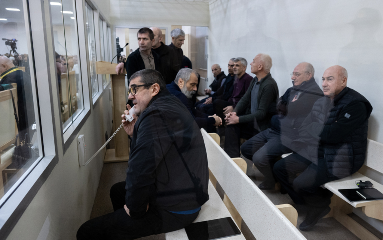 Arayikgilin məhkəməsində prokurorların çıxışı başladı - FOTOLAR