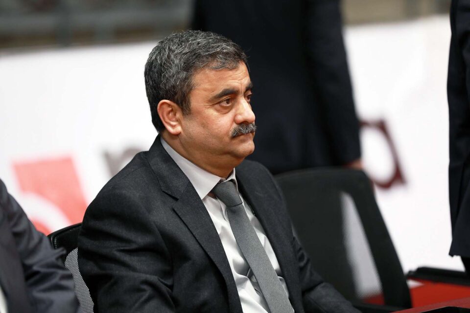 “Şöhrət” əvəzinə müşavir?