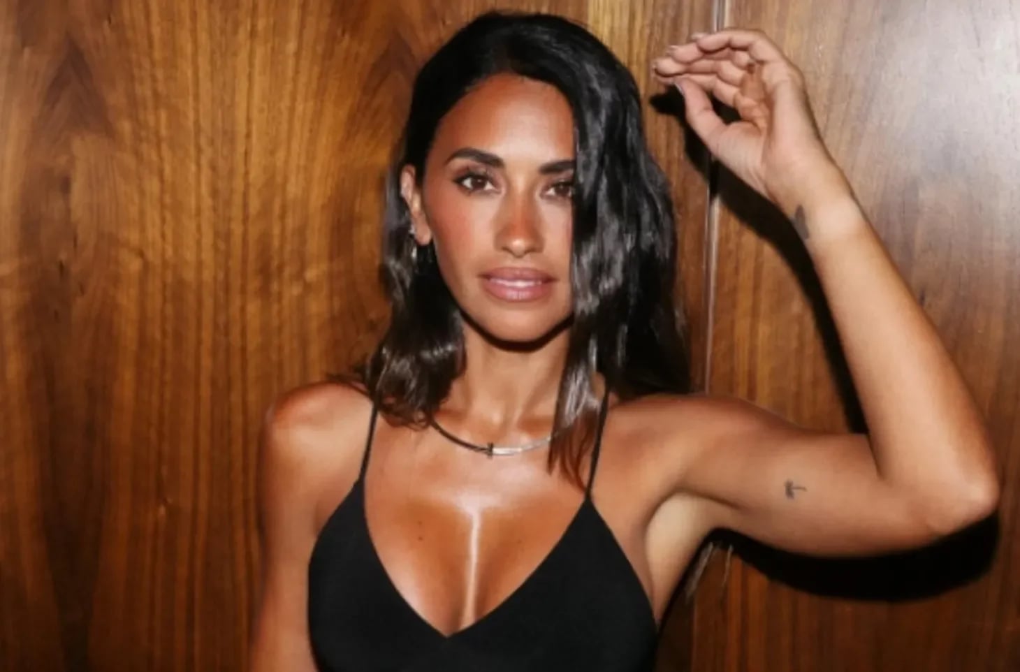 Məşhur oyunçunun xanımı açıq-saçıq geyimdə FOTOsunu paylaşdı