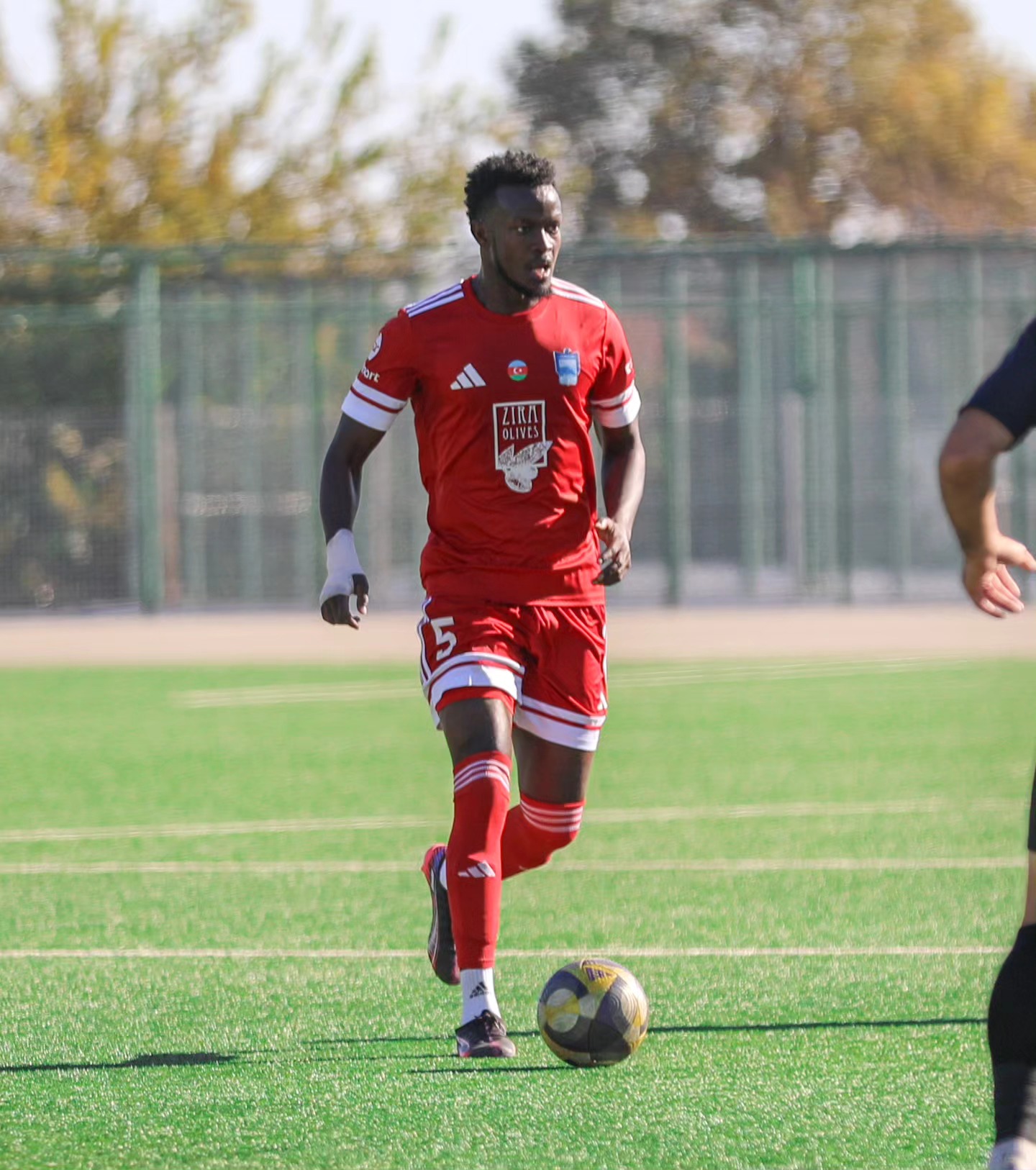 “Mən onu çoxdan tanıyıram, üz-üzə gələndə görüşürük, hal-əhval tuturuq, başqa heç nə”