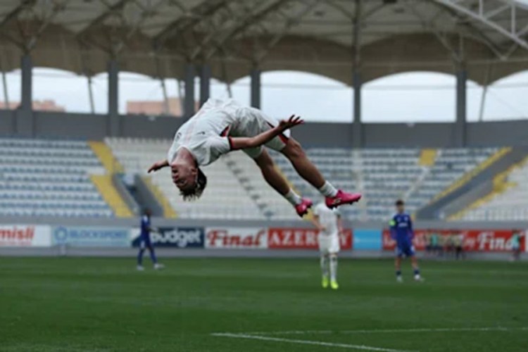 “Çelsi”nin hücumçusu burada nə “hoqqa” çıxarıb?