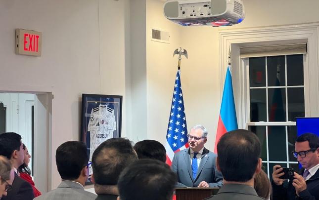 “Qarabağ”ın imzalı forması ABŞ-Azərbaycan Ticarət Palatasında - FOTOLAR