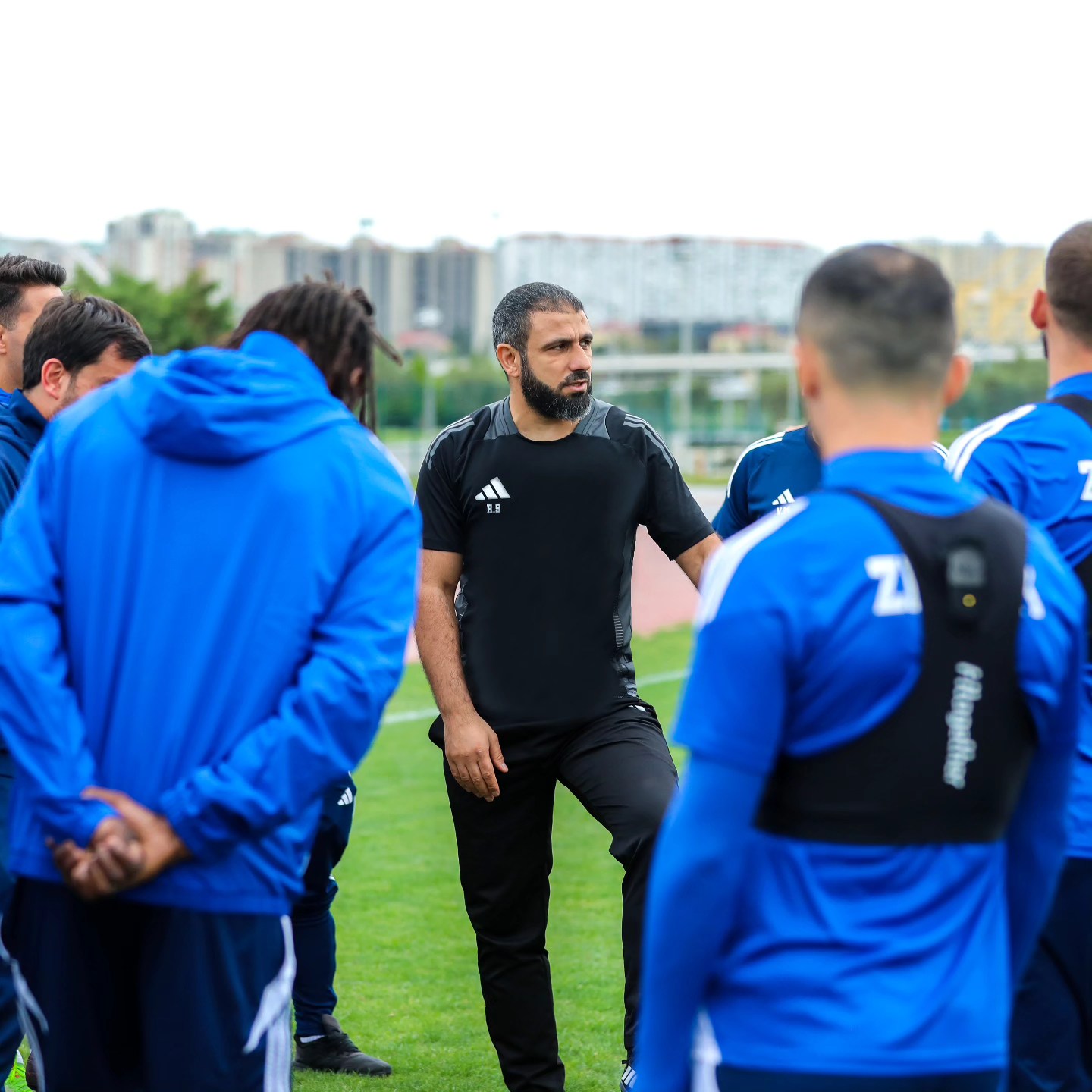 Rəşad Sadıqov çempionluğa əngəl ola biləcək?