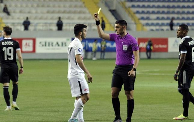 Vərəqələr, penaltilər və digər hadisələr - Azərbaycan derbisində yaşananlar