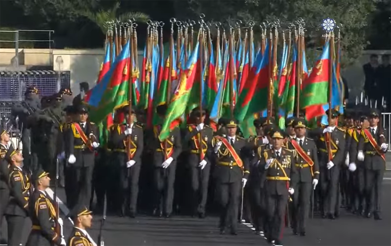 Ordumuzun təntənəli keçidi oldu - VİDEO