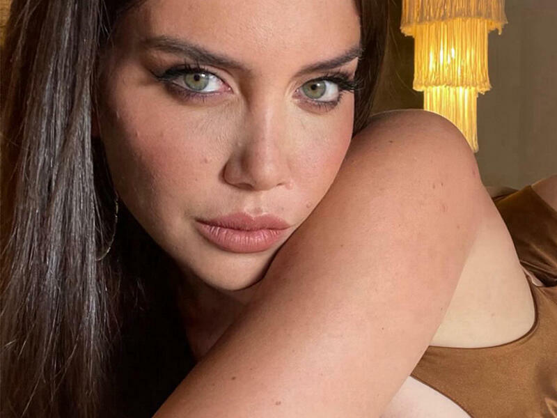 “İstəsən, mənə yaz”