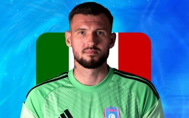 Azərbaycana gəldi, Tacikistan millisinə dəvət aldı