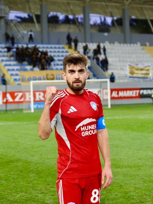 "Rövşən Babayev olmasaydı, bəlkə də futbolu atmışdım"