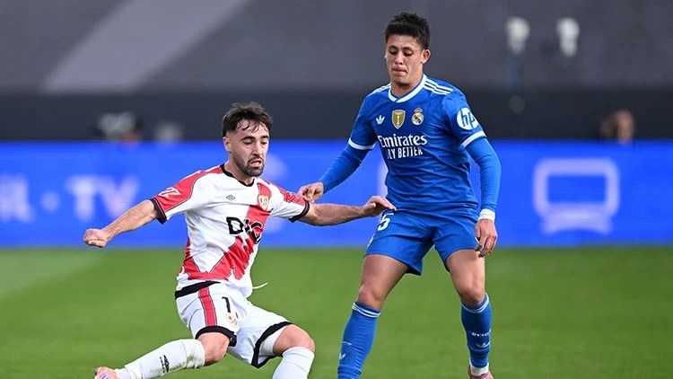 "Real" səfərdə heç-heçə etdi, liderliyini qorudu - VİDEO