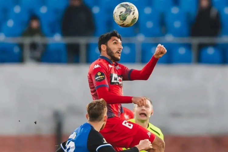 Premyer Liqadan iki klub bu ölkədəki azərbaycanlını istəyir