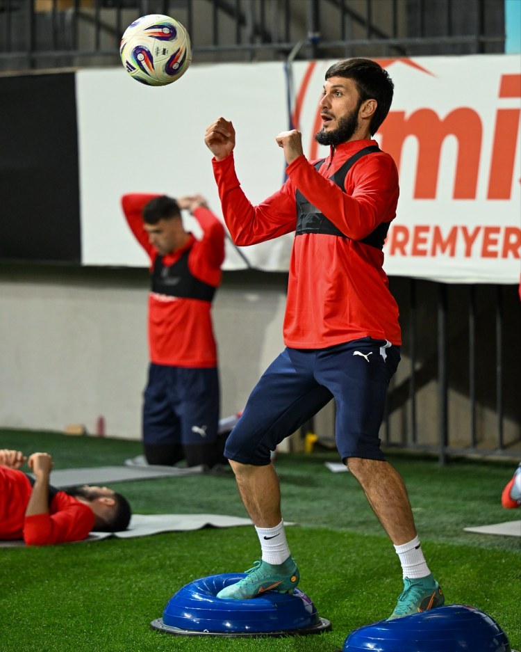 Millimizin ilk məşqində nə iş gördülər? - FOTOLAR