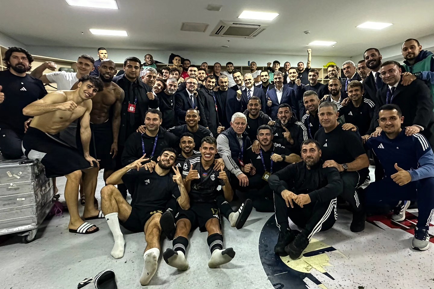 “Qarabağ”ın funksionerindən gündəmdəki hücumçu satışı ilə bağlı AÇIQLAMA