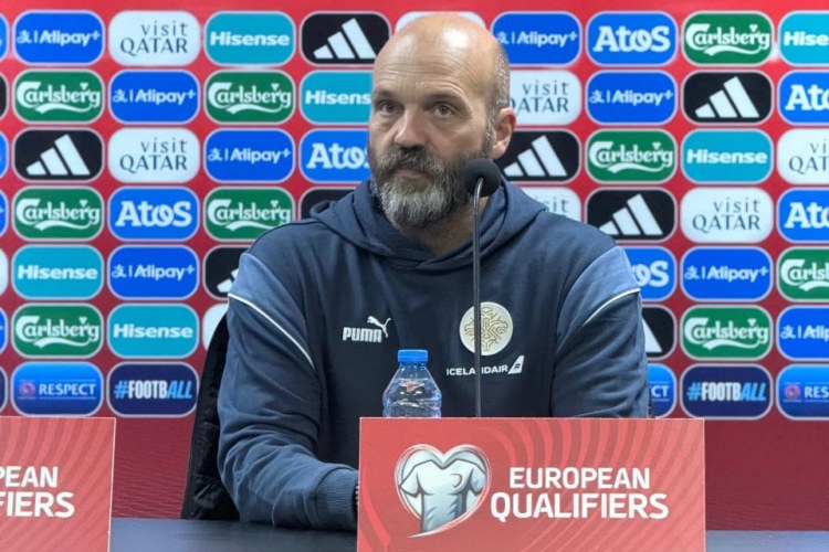 Arnar Qunnlauqsson: "Favorit biz sayılırıq"